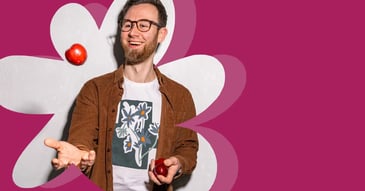 Kleurrijke snackgroente op de werkplek, aangeboden via Froot om werkgeluk en vitaliteit te stimuleren.